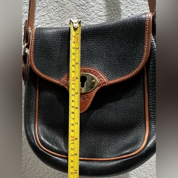 Vintage 1970s Dooney & Bourke Cavalry Spectator Leather Bucket Crossbody Bag - Picture 13 of 16